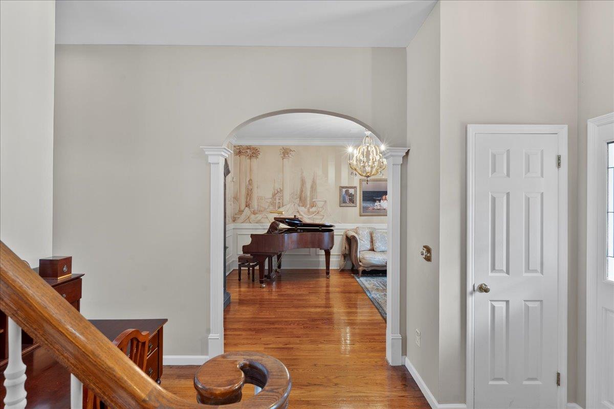 40 Carlisle Lane, East Islip, New York image 5