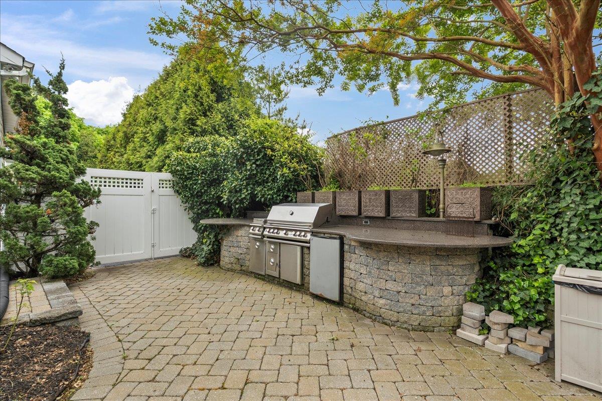 40 Carlisle Lane, East Islip, New York image 32