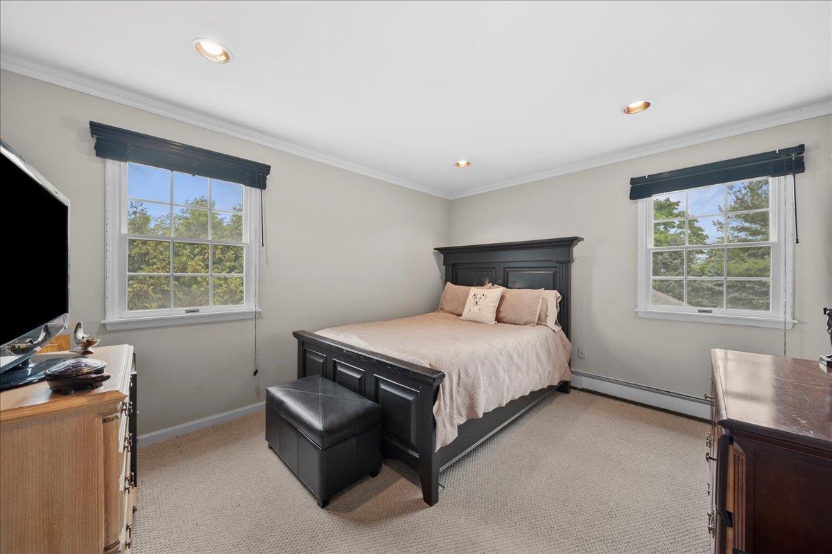 40 Carlisle Lane, East Islip, New York image 24