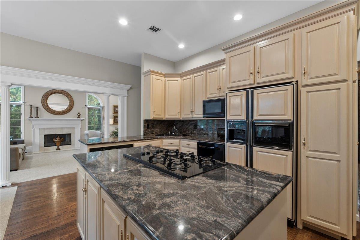 40 Carlisle Lane, East Islip, New York image 16
