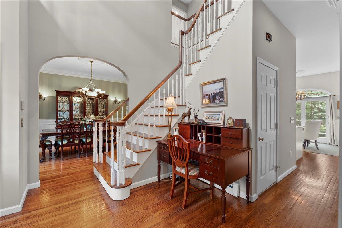 40 Carlisle Lane, East Islip, New York image 4
