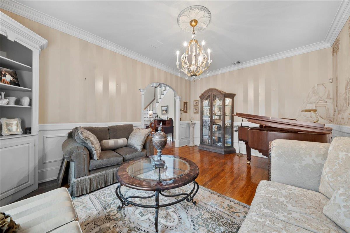 40 Carlisle Lane, East Islip, New York image 7