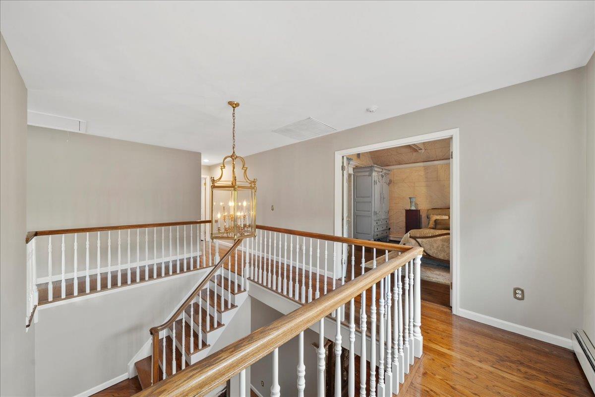 40 Carlisle Lane, East Islip, New York image 18