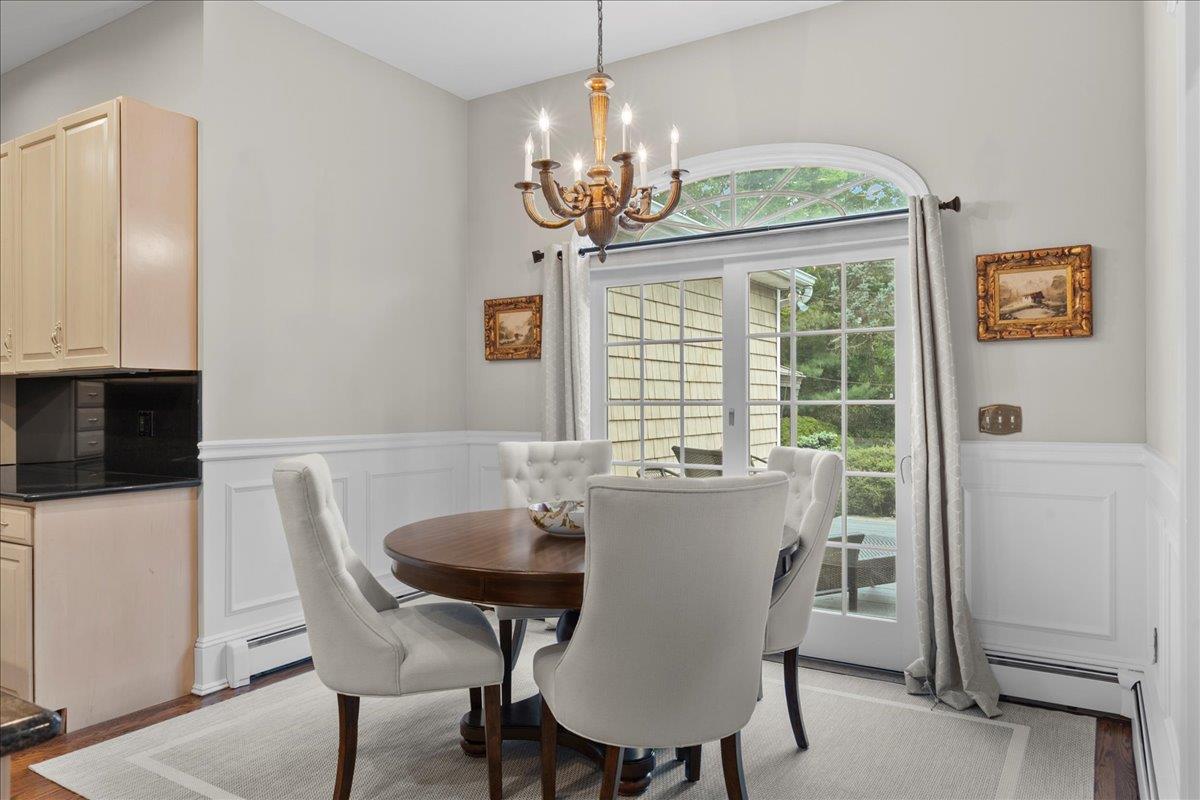 40 Carlisle Lane, East Islip, New York image 13