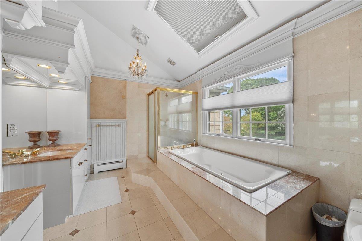 40 Carlisle Lane, East Islip, New York image 22