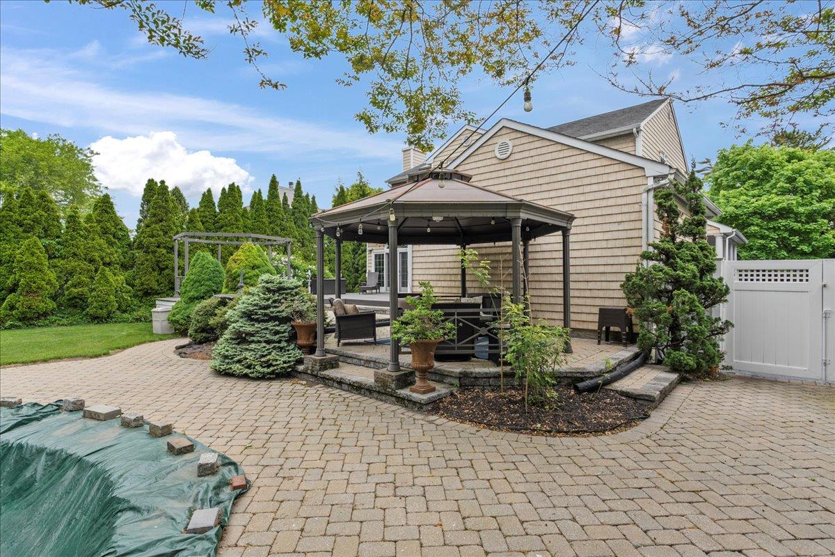 40 Carlisle Lane, East Islip, New York image 33