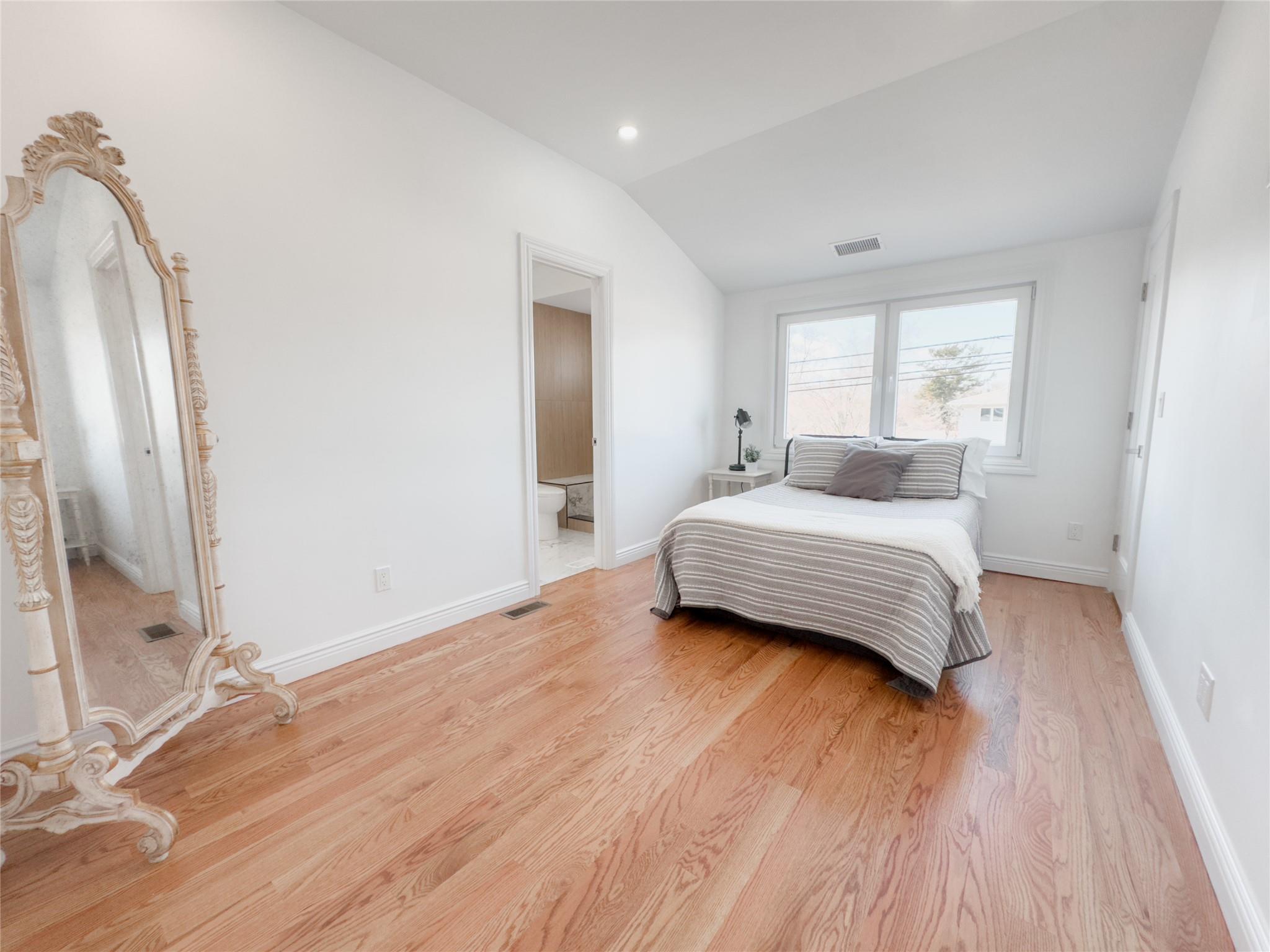 214 Oak Neck Road, West Islip, New York image 13