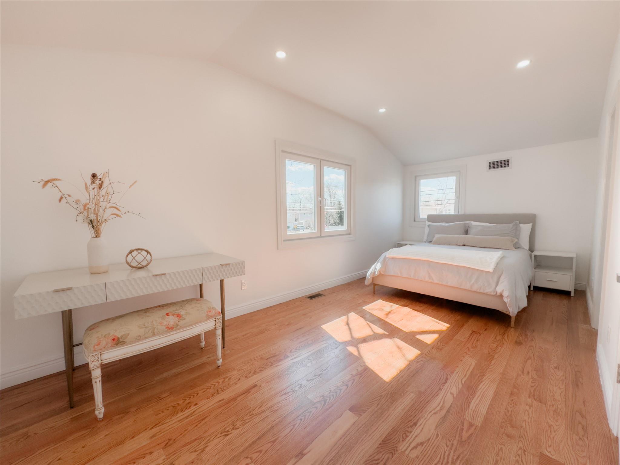 214 Oak Neck Road, West Islip, New York image 16