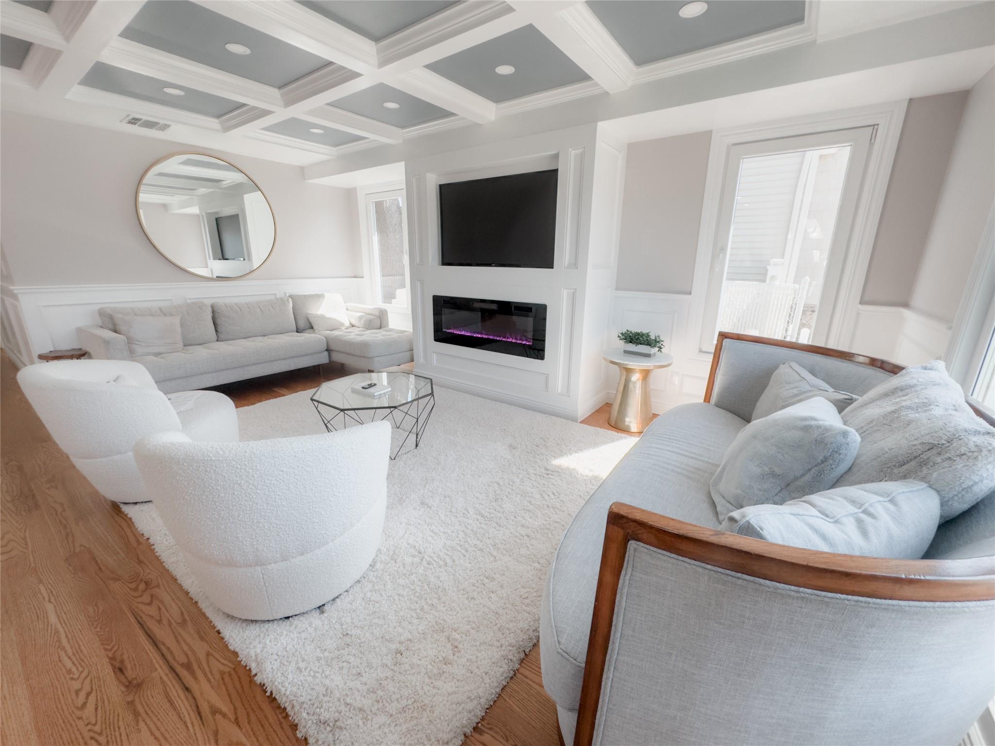 214 Oak Neck Road, West Islip, New York image 3