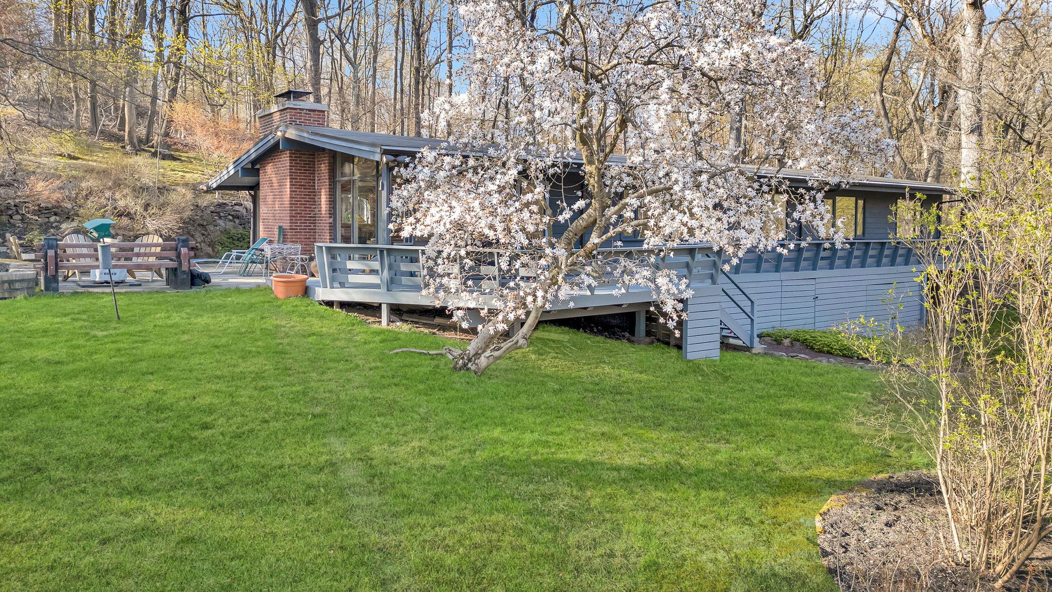 83 Inningwood Road, Millwood, New York image 2