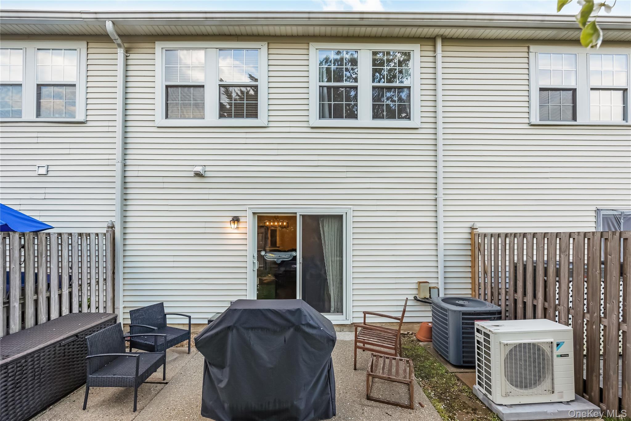 27 Stratford Green