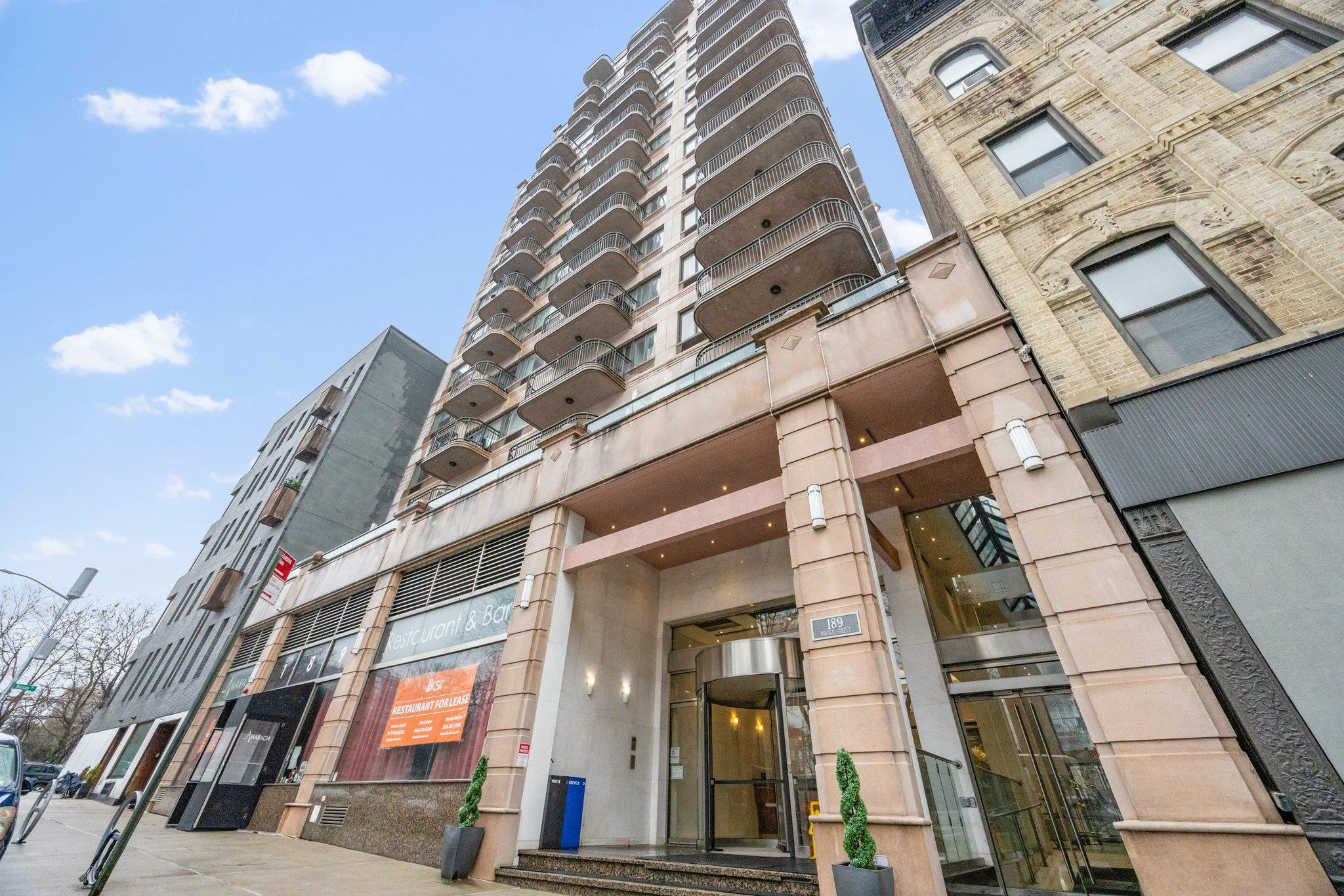 189 Bridge Street 2B