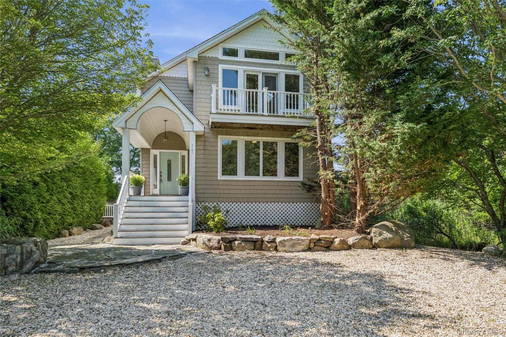 Photo of 155 2nd Avenue, Peconic, NY 11958 (MLS # 1036471)