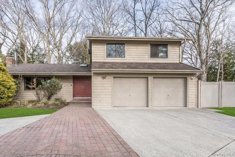 Photo of 11 Jeanne Road, Lake Grove, NY 11755 (MLS # 979644)