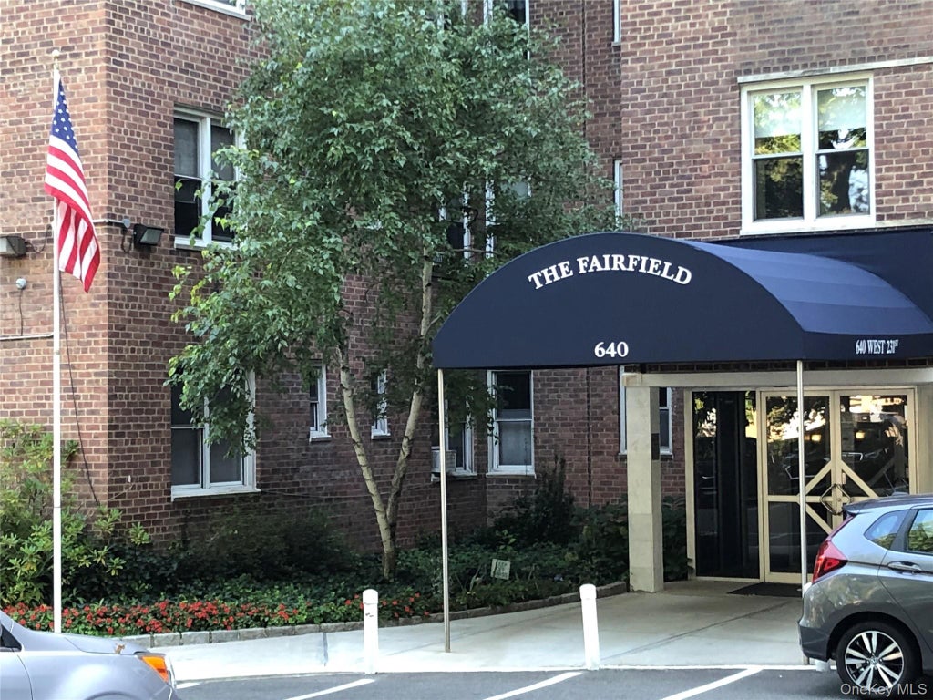 Photo of 640 W 231 Street #5H, Bronx, NY 10463 (MLS # 1056209)