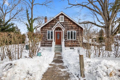 1117 Saint Johnland Road Kings Park NY 11754