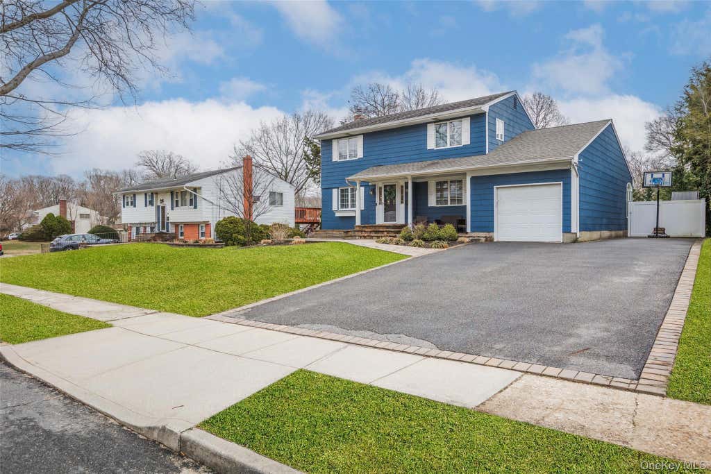 Photo of 37 Bethany Drive, Commack, NY 11725 (MLS # 1037230)