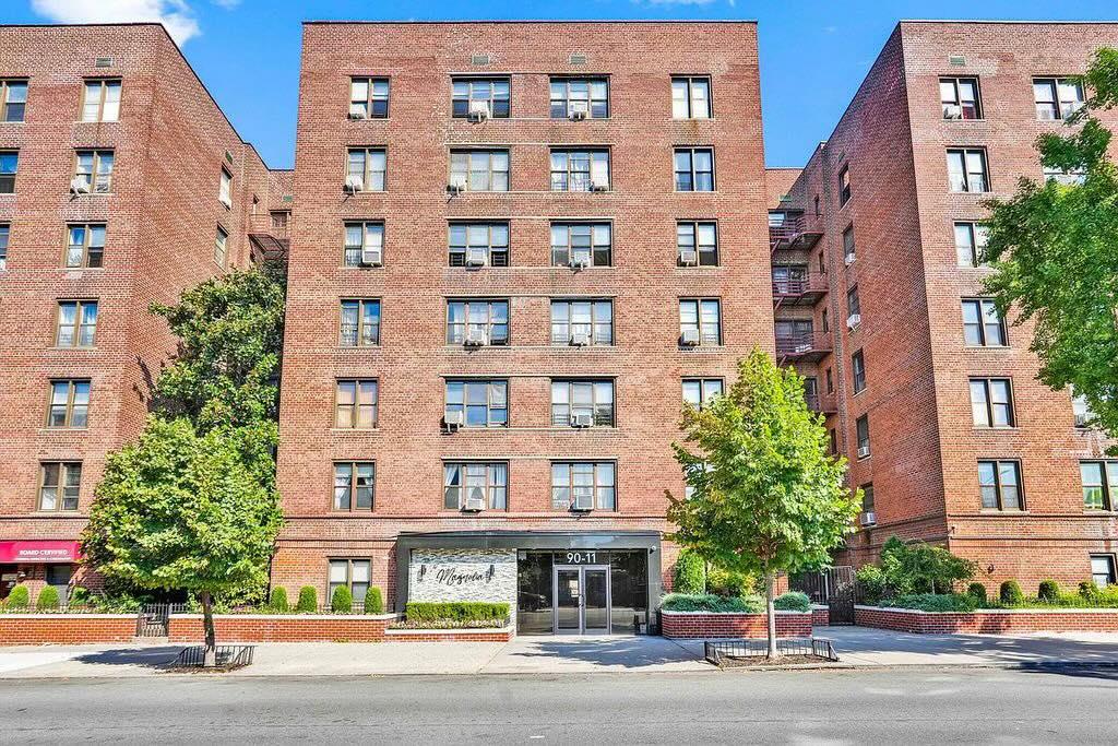 90-11 35 Avenue Ave #4L, Jackson Heights, New York image 1