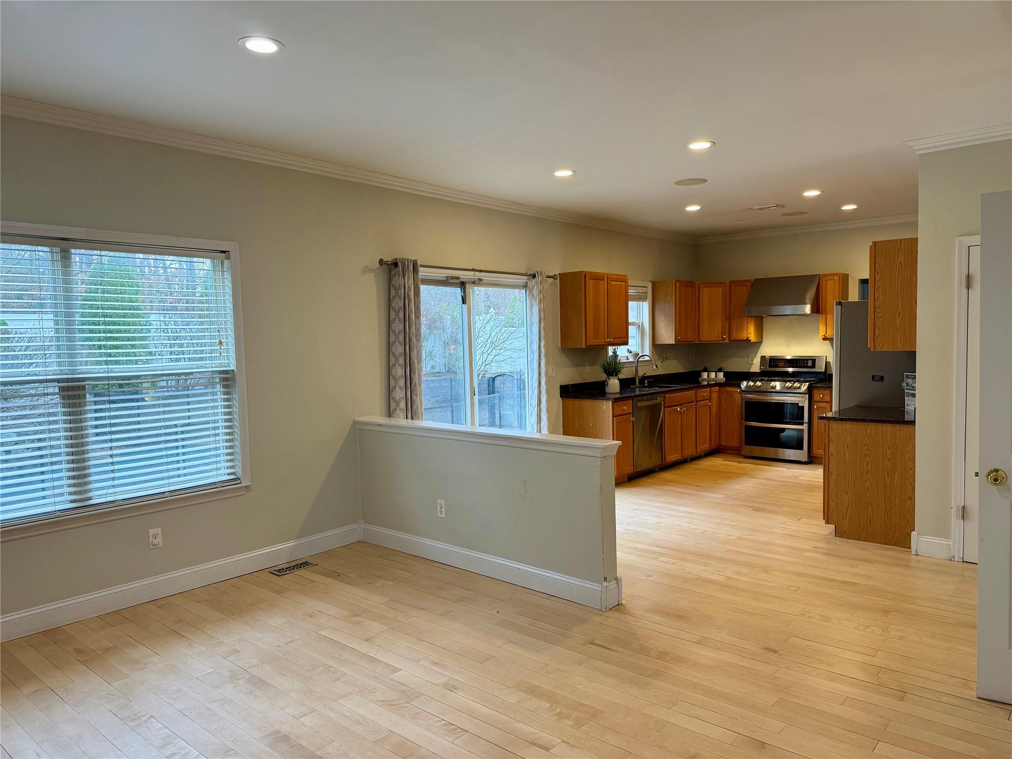 18 Blueberry Ridge Drive, Holtsville, New York image 10