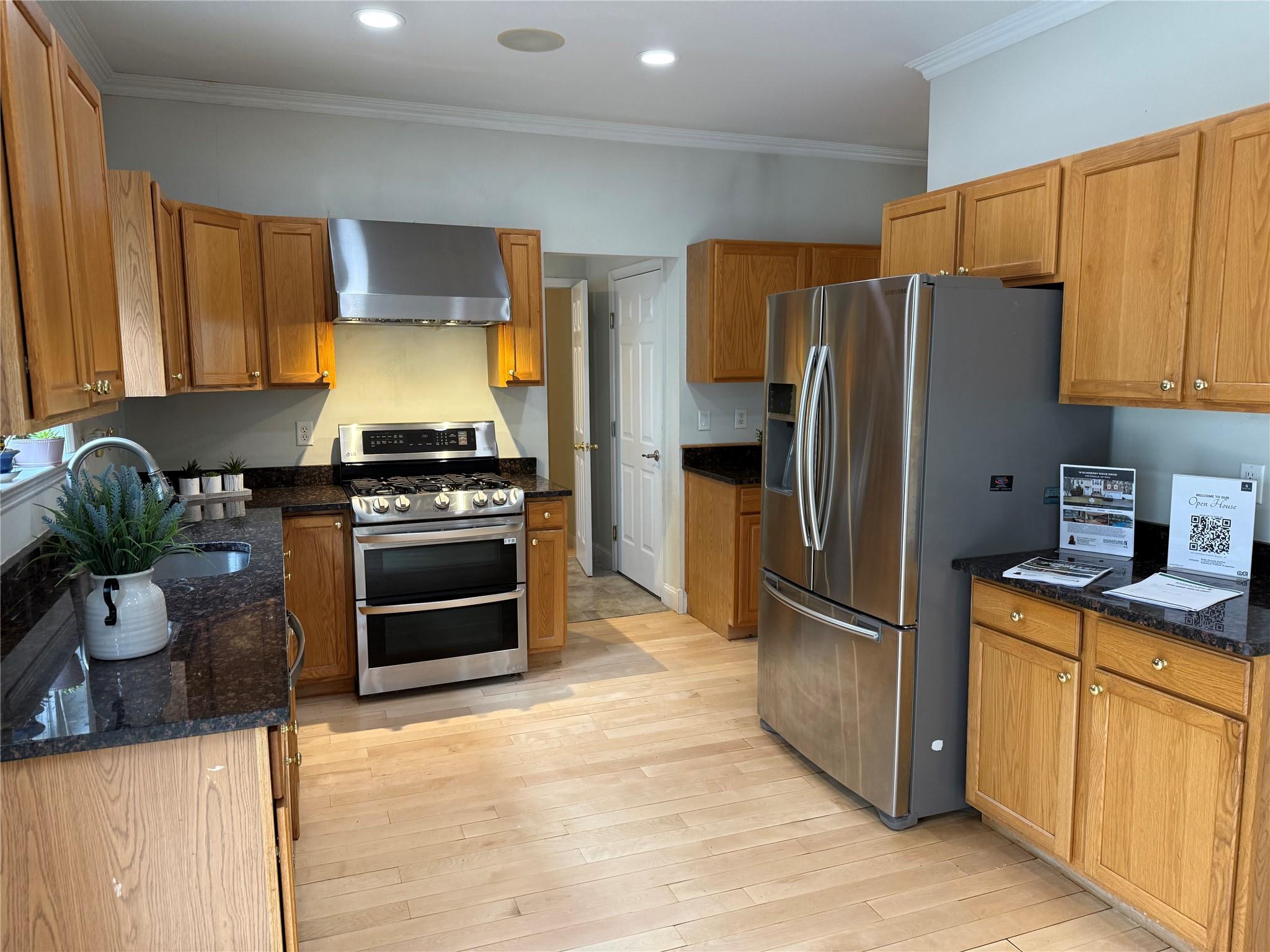 18 Blueberry Ridge Drive, Holtsville, New York image 30