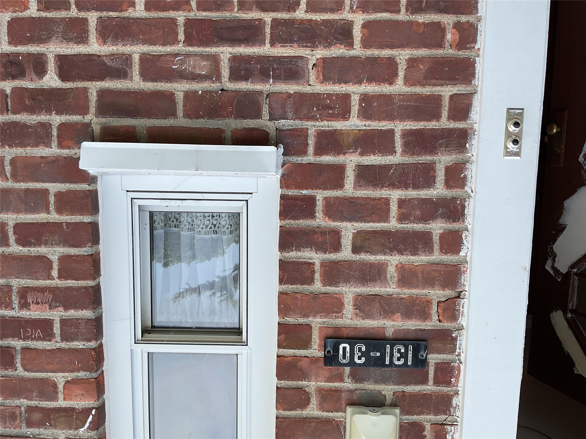 Property for Sale at Laurelton Parkway Upper, Rosedale, Queens, NY - Bedrooms: 2 
Bathrooms: 2 
Rooms: 5  - $279,000