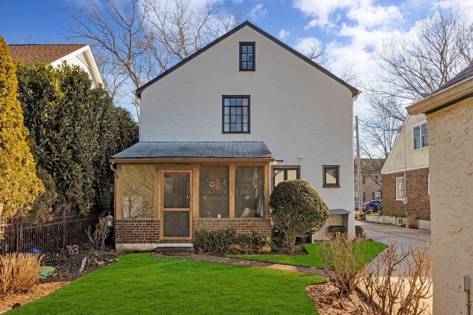 98 Chestnut Avenue, Floral Park, New York image 28