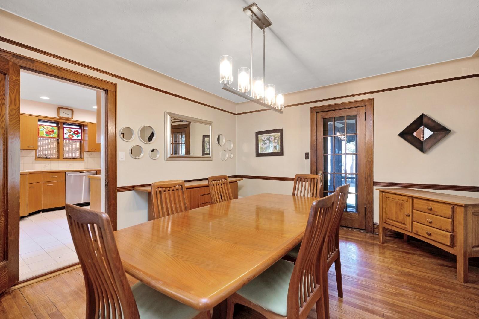 98 Chestnut Avenue, Floral Park, New York image 8