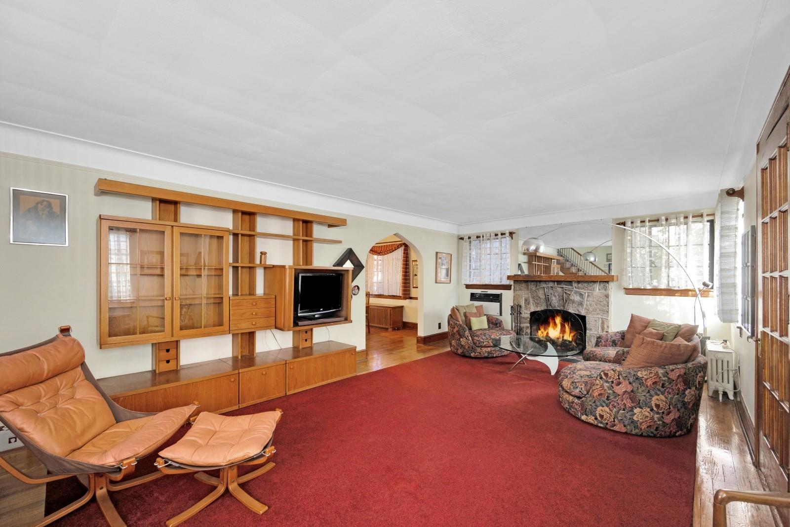 98 Chestnut Avenue, Floral Park, New York image 5
