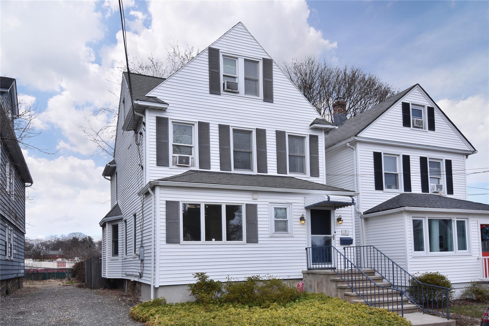 7 Parkland Avenue, Larchmont, New York image 1