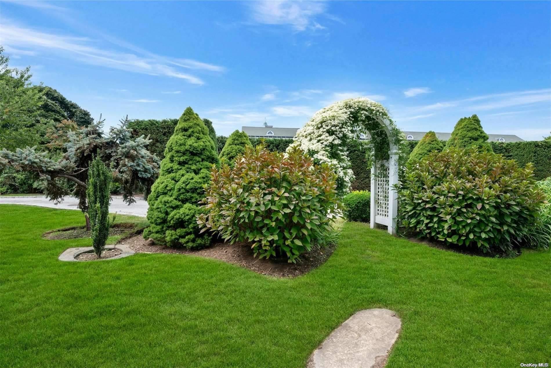 15405 Main Road, Mattituck, New York image 24