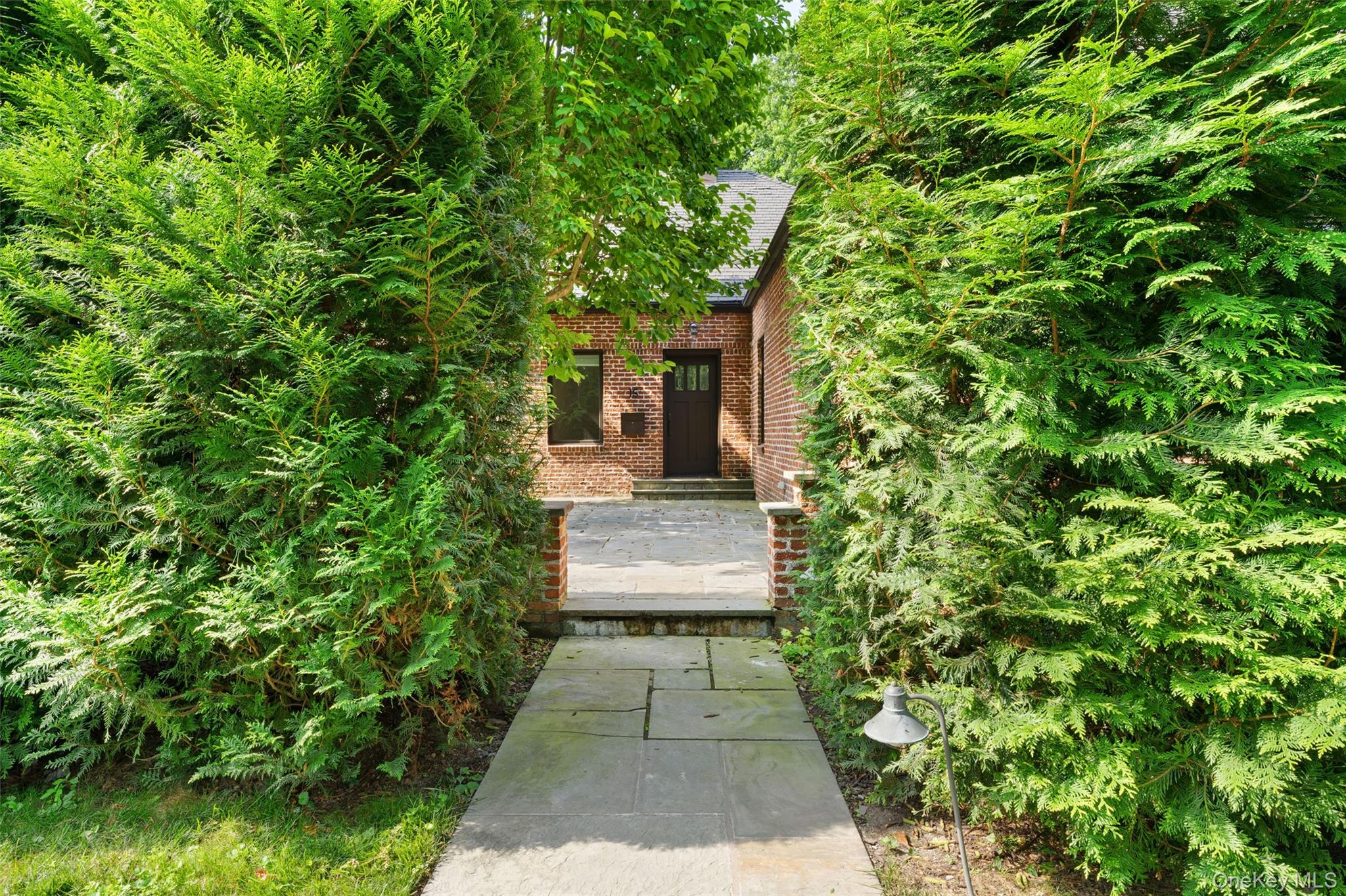 15 Hudson Road E