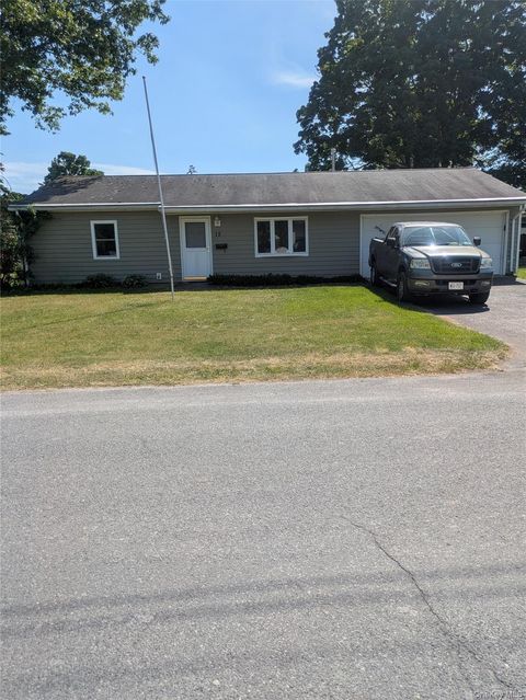 Photo of 15 Kalina Drive, Saugerties, NY 12477 (MLS # 1010147)