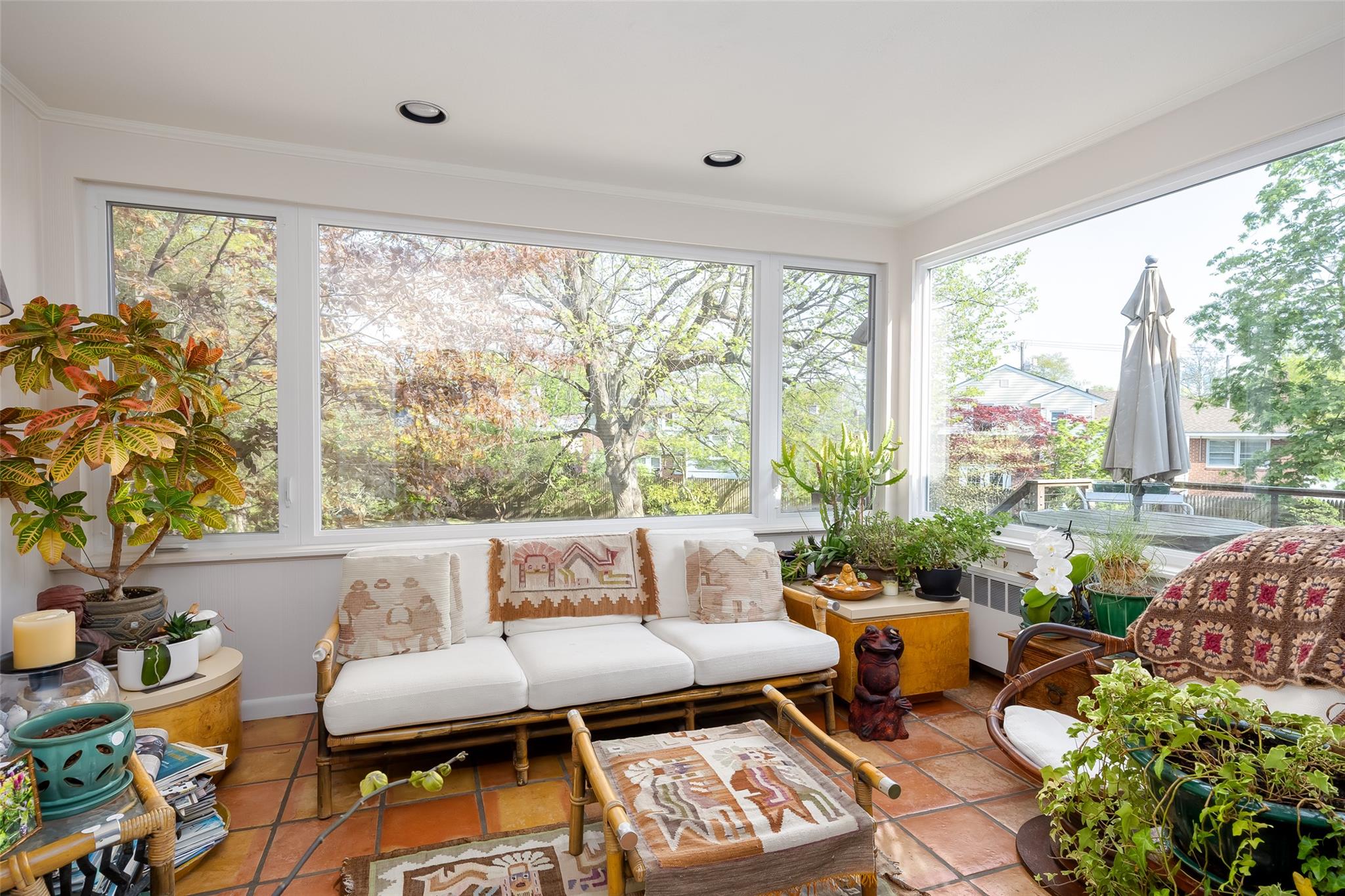 100 Marlborough Court, Rockville Centre, New York image 21