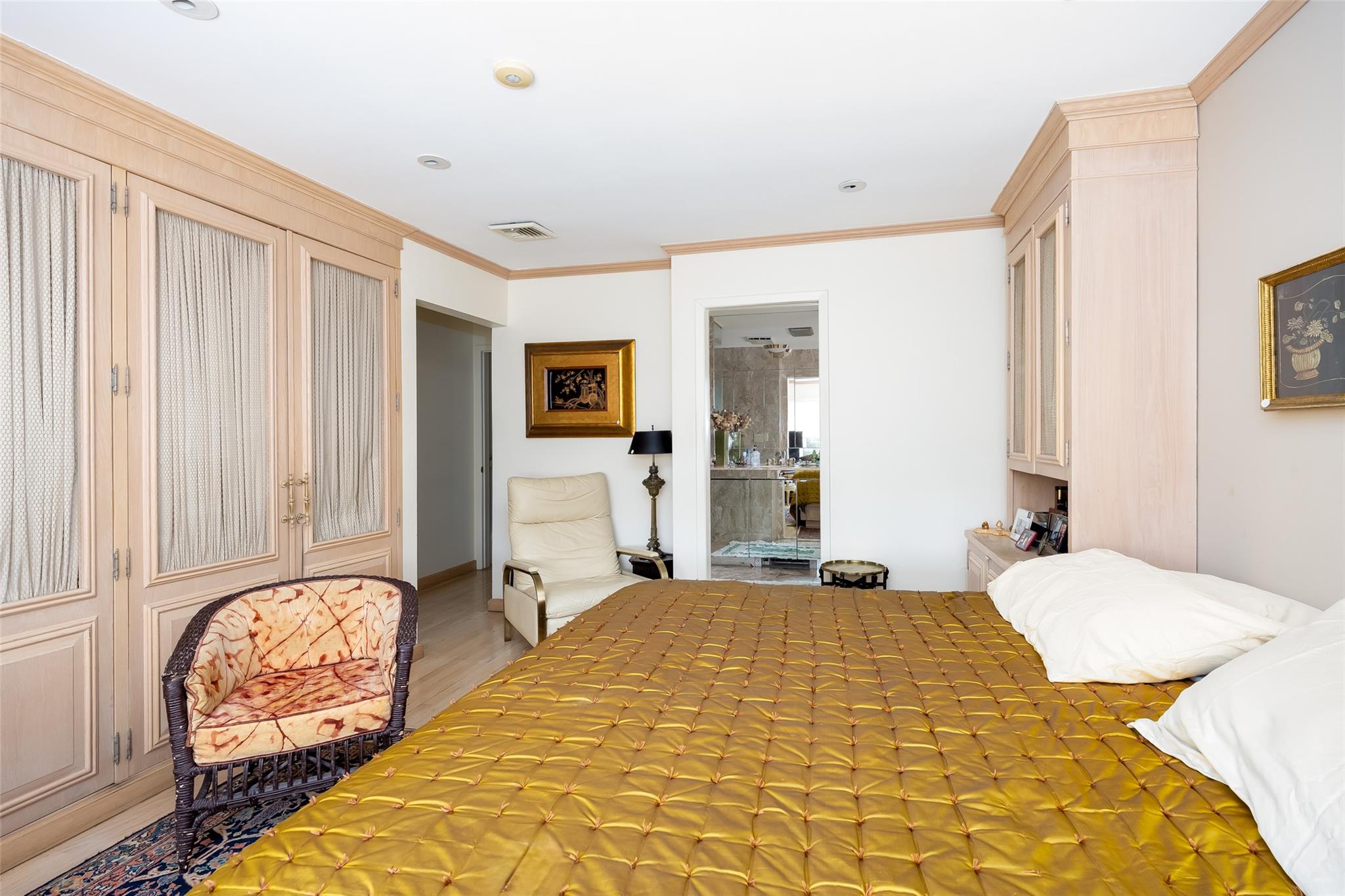 100 Marlborough Court, Rockville Centre, New York image 30