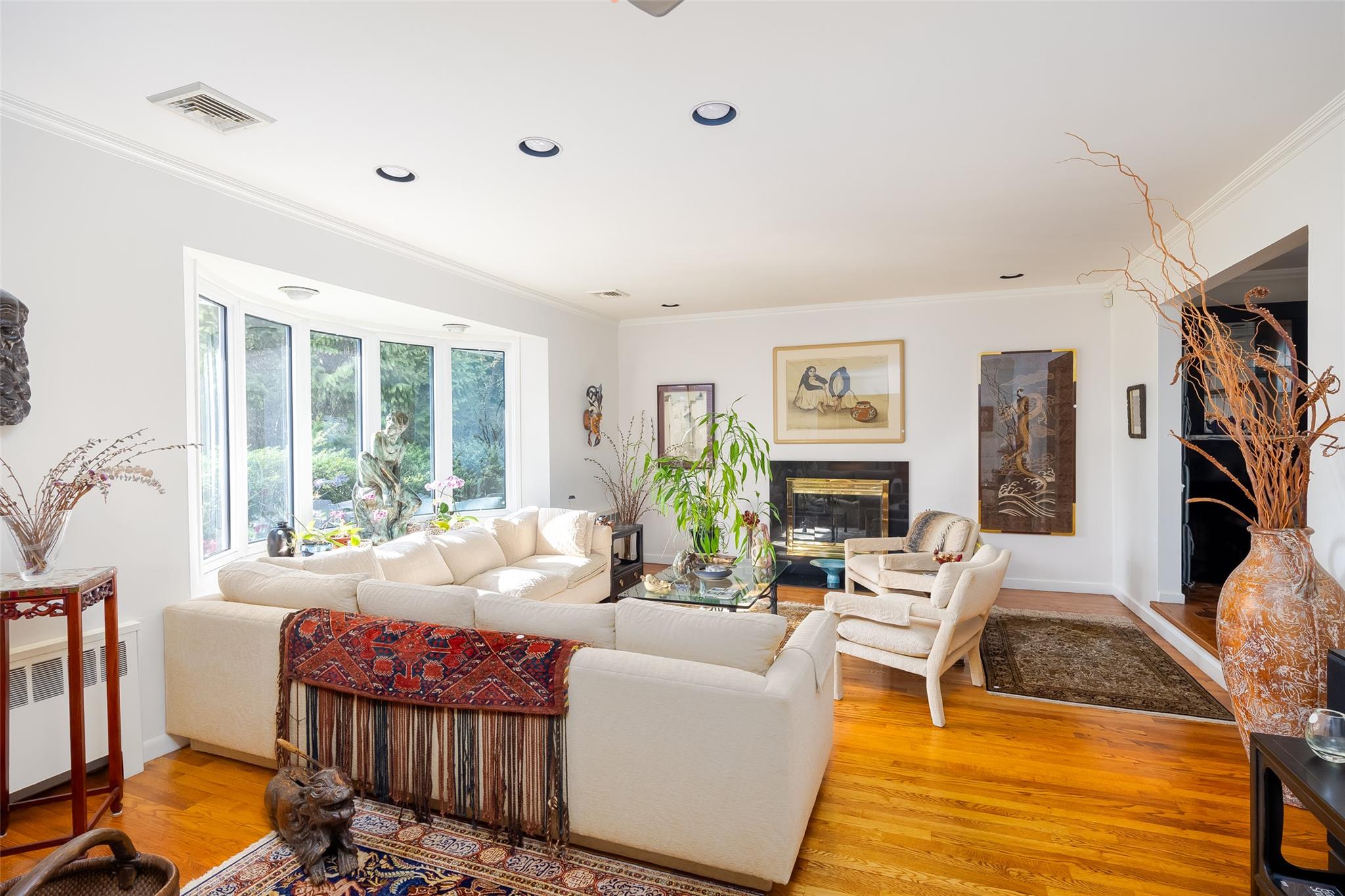 100 Marlborough Court, Rockville Centre, New York image 16