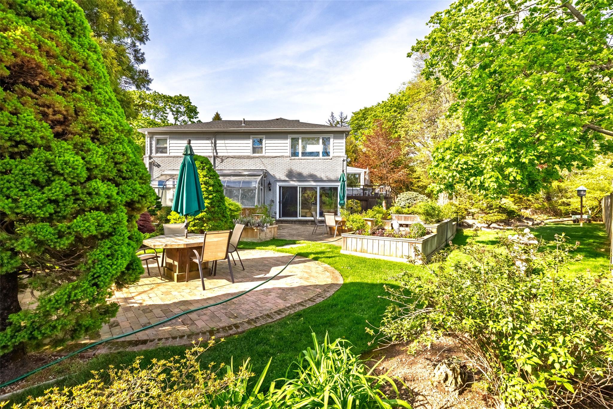 100 Marlborough Court, Rockville Centre, New York image 3