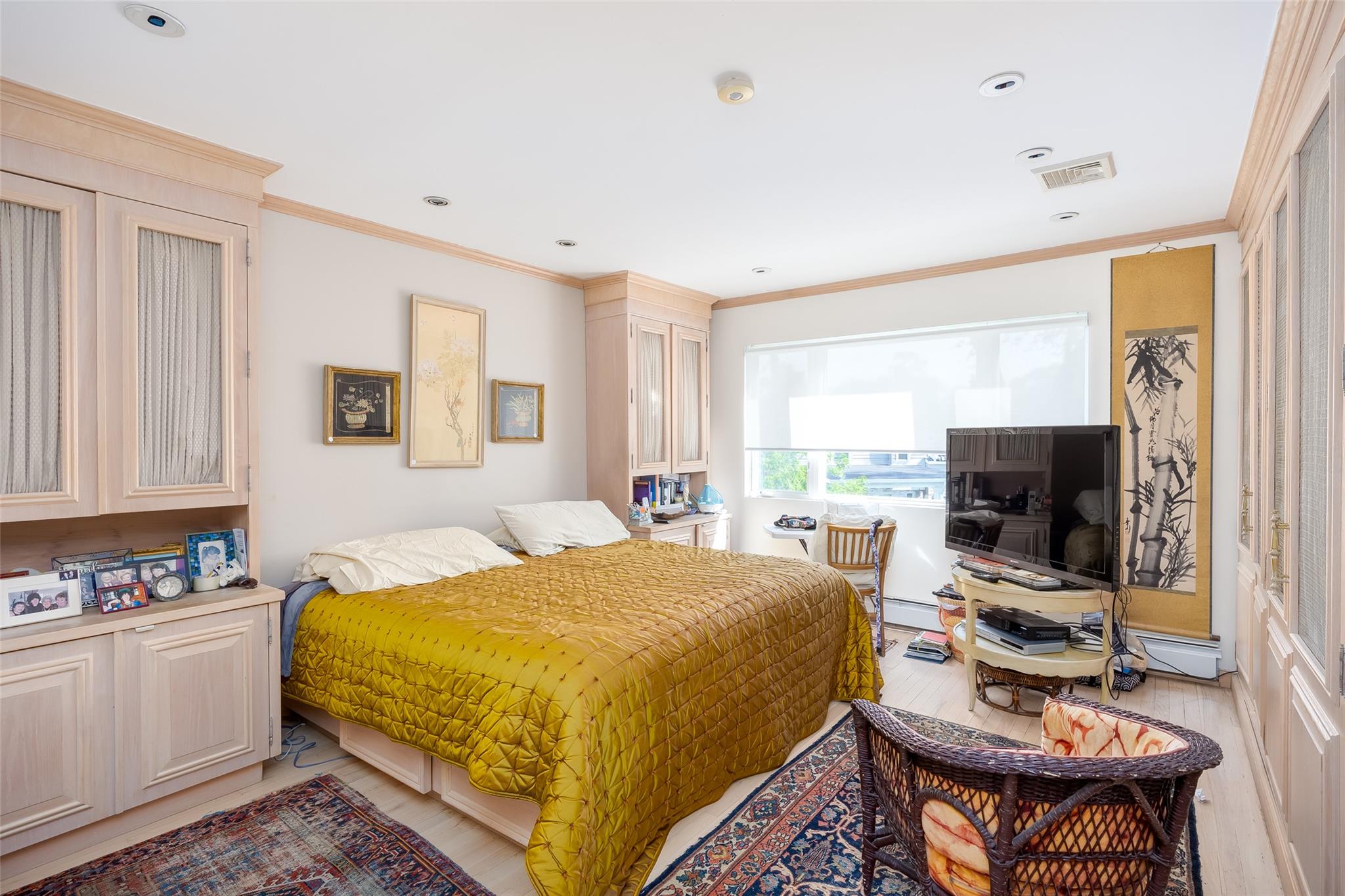 100 Marlborough Court, Rockville Centre, New York image 24