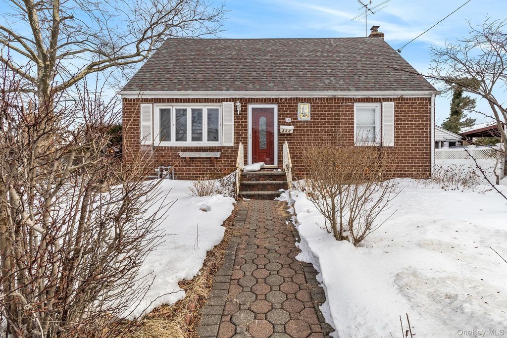 Photo of 336 Herricks Road, Mineola, NY 11501 (MLS # 961964)