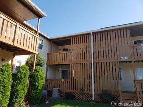 Condo For Rent - 27 Weathervane Drive #21<br/> Washingtonville, NY 10992