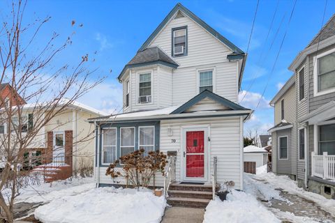 70 Hinsdale Avenue, Floral Park, NY 11001 - MLS#: 958436