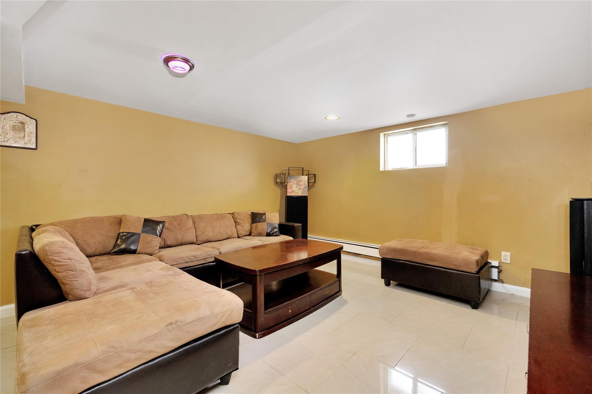 186-31 Radnor Road, Jamaica Estates, New York image 33