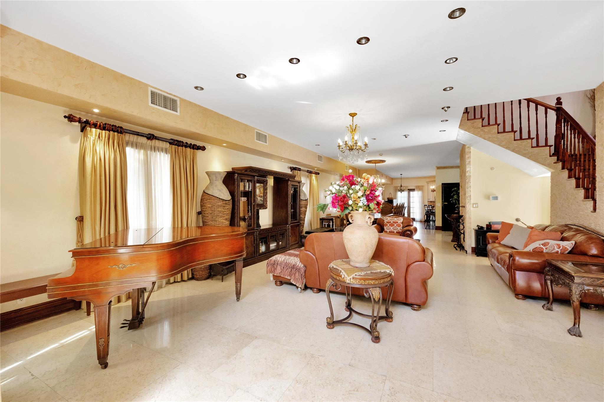 186-31 Radnor Road