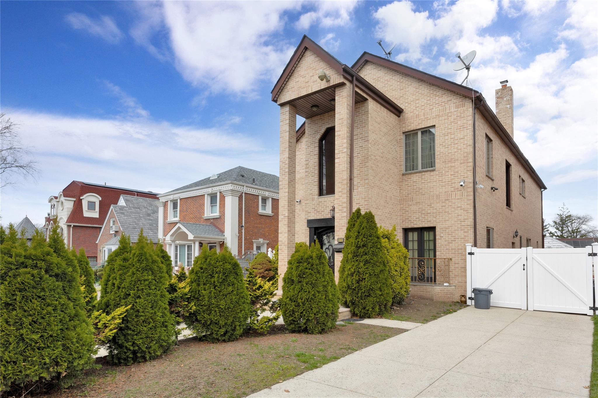 186-31 Radnor Road, Jamaica Estates, New York image 43