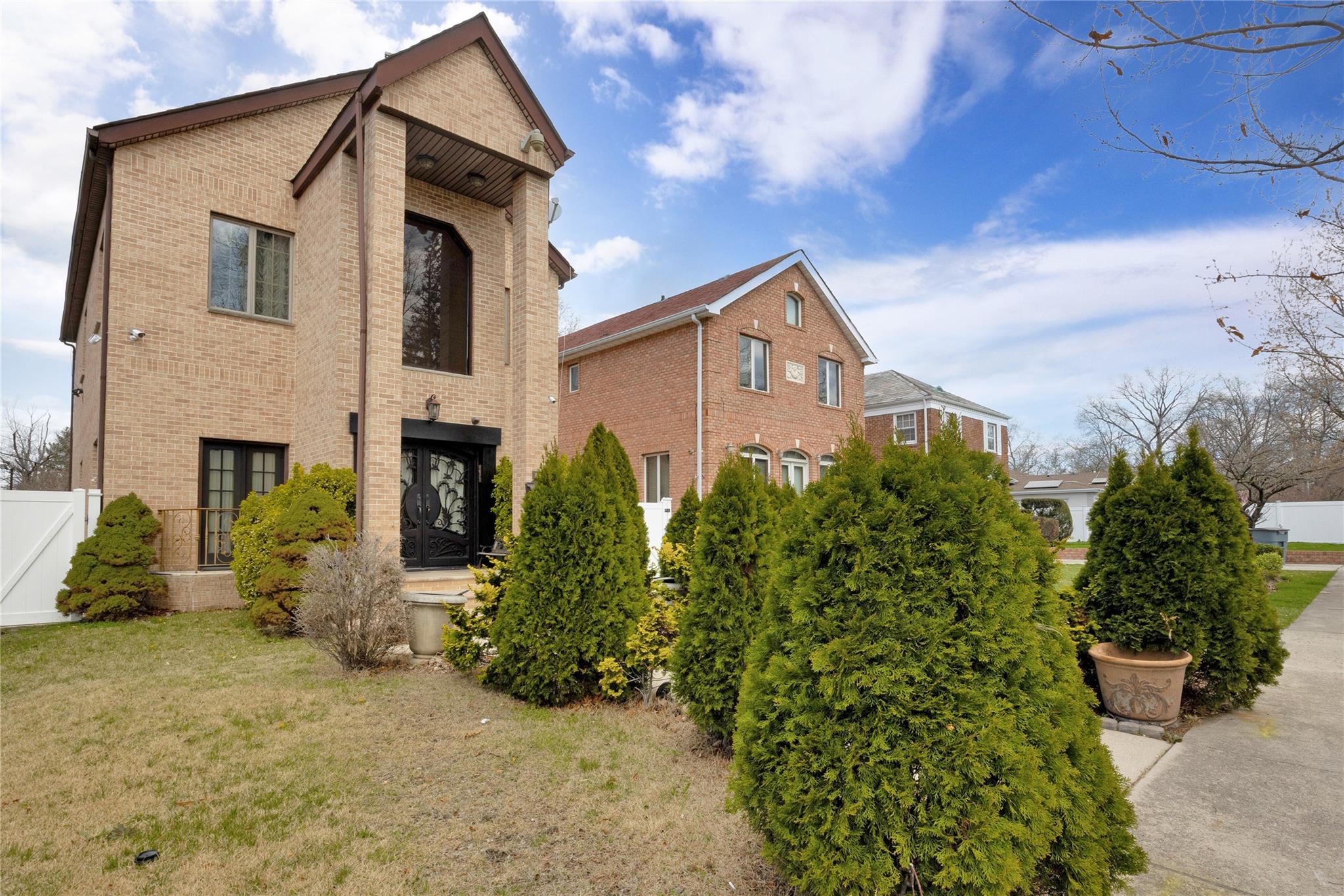 186-31 Radnor Road, Jamaica Estates, New York image 42