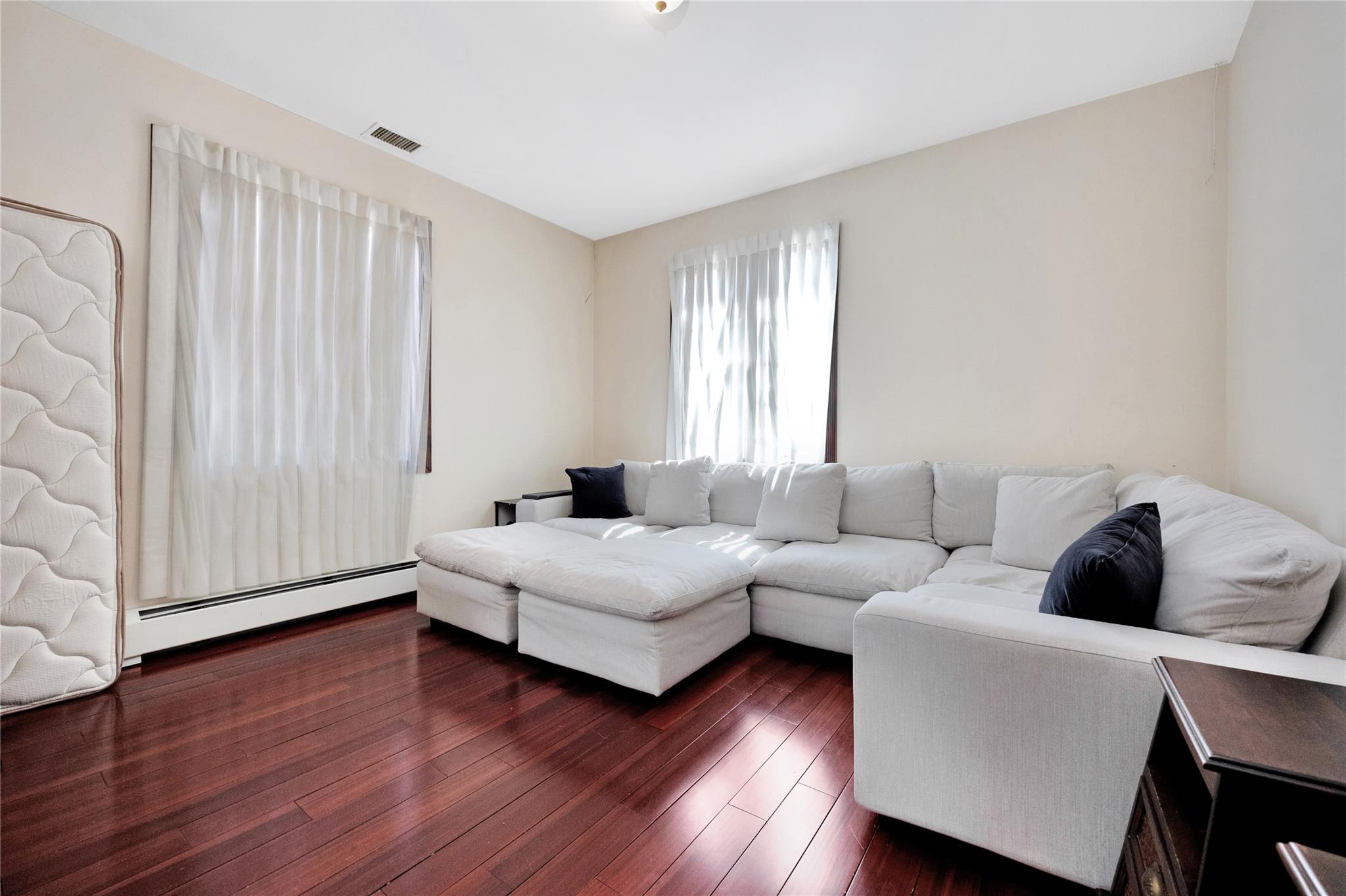 186-31 Radnor Road, Jamaica Estates, New York image 17
