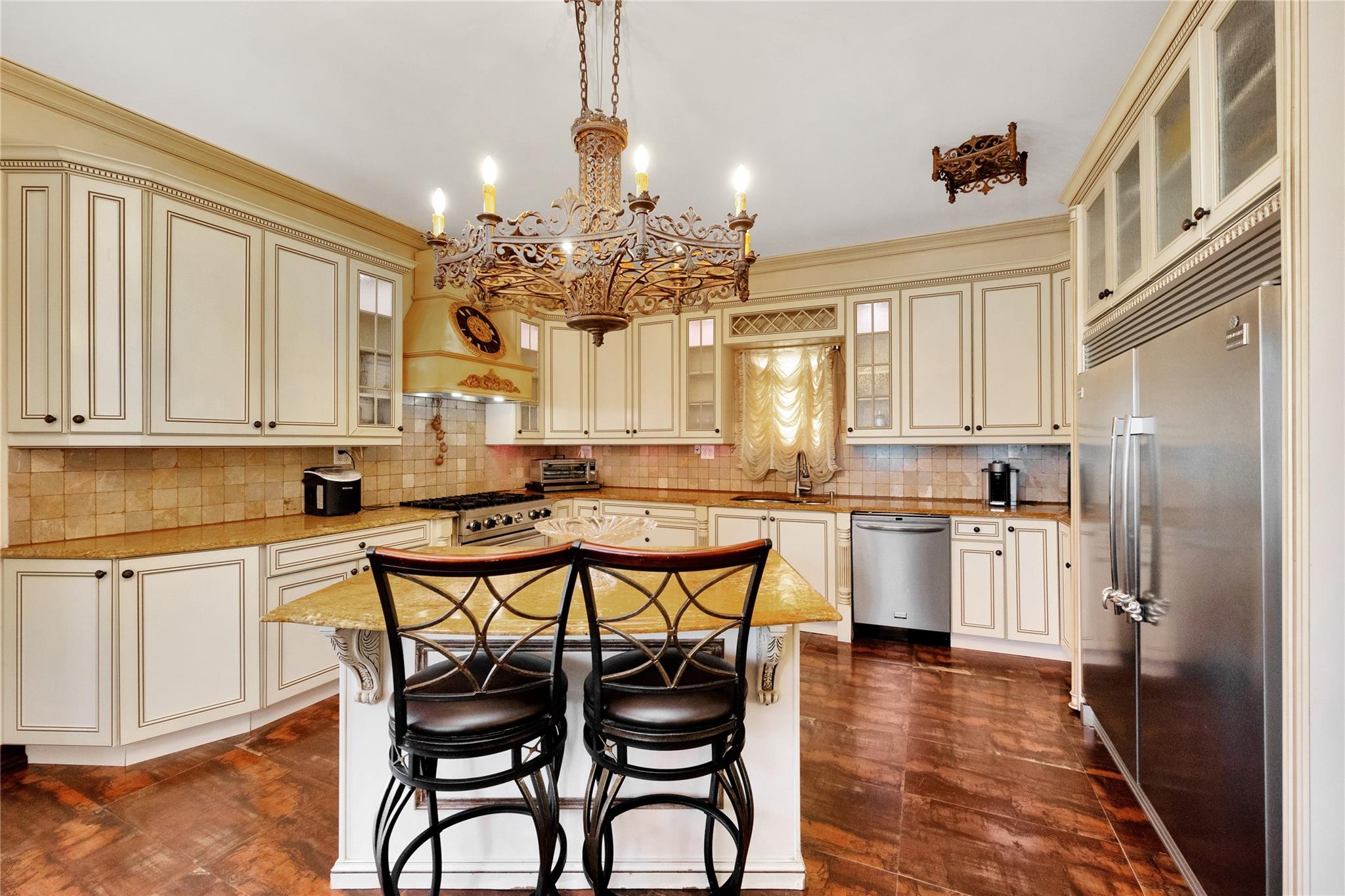 186-31 Radnor Road, Jamaica Estates, New York image 11
