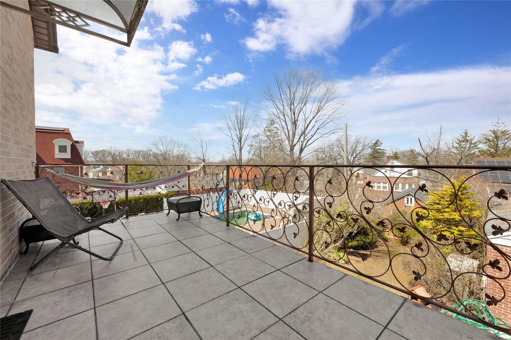 186-31 Radnor Road, Jamaica Estates, New York image 27