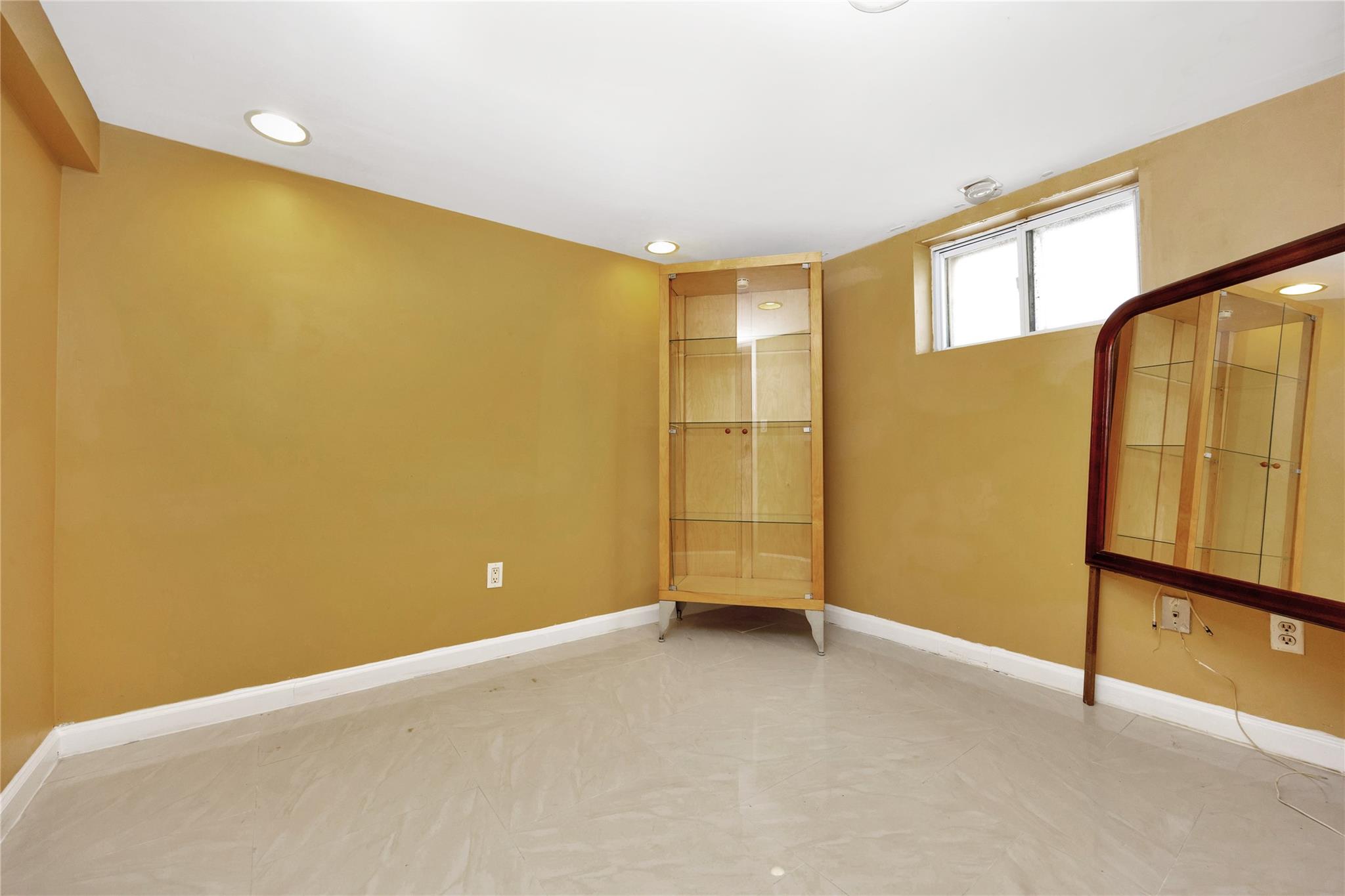 186-31 Radnor Road, Jamaica Estates, New York image 35