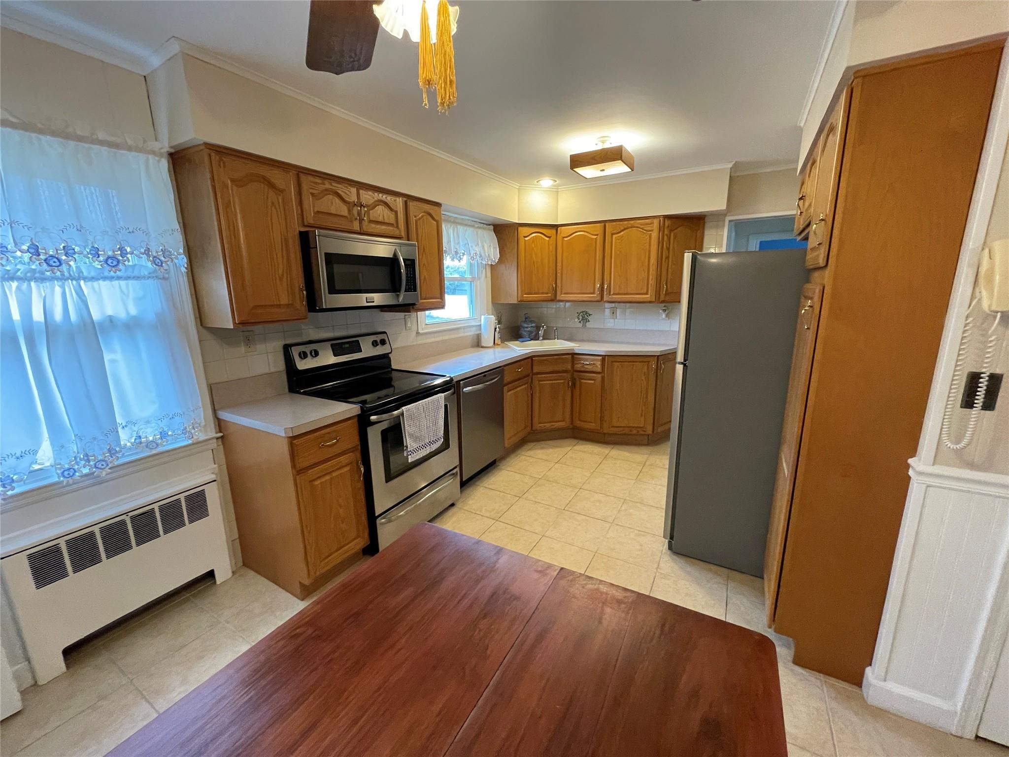 16 N Guilette Place, Amityville, New York image 5