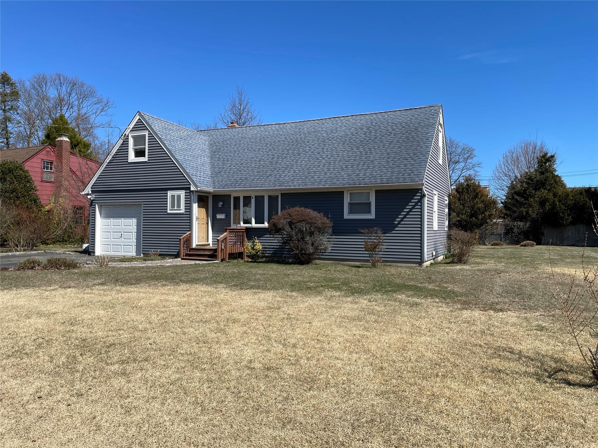 16 N Guilette Place, Amityville, New York image 9